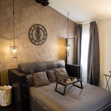 Industrial Apartment Near Duomo Milánó Kültér fotó